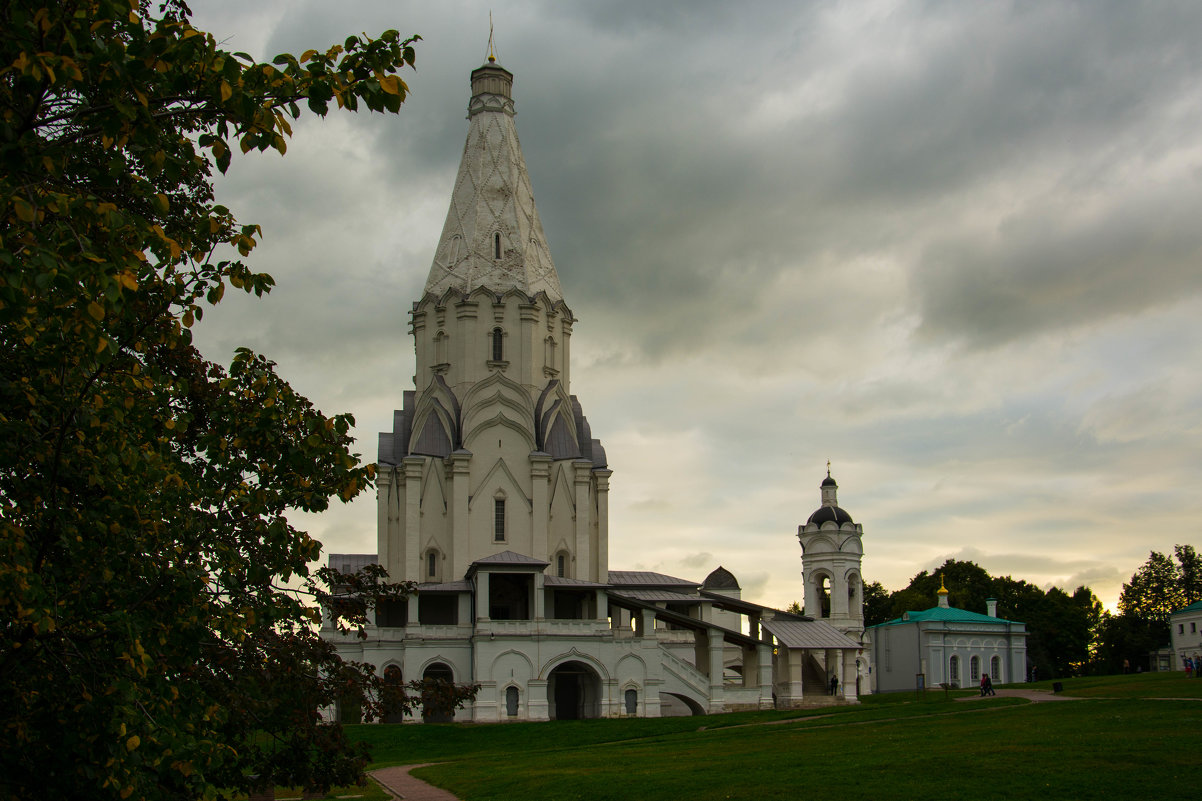 Вид на церковь Вознесения Господня - Kasatkin Vladislav