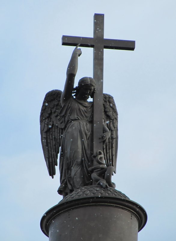 Фигура Ангела на Александровской колонне - Вера Щукина