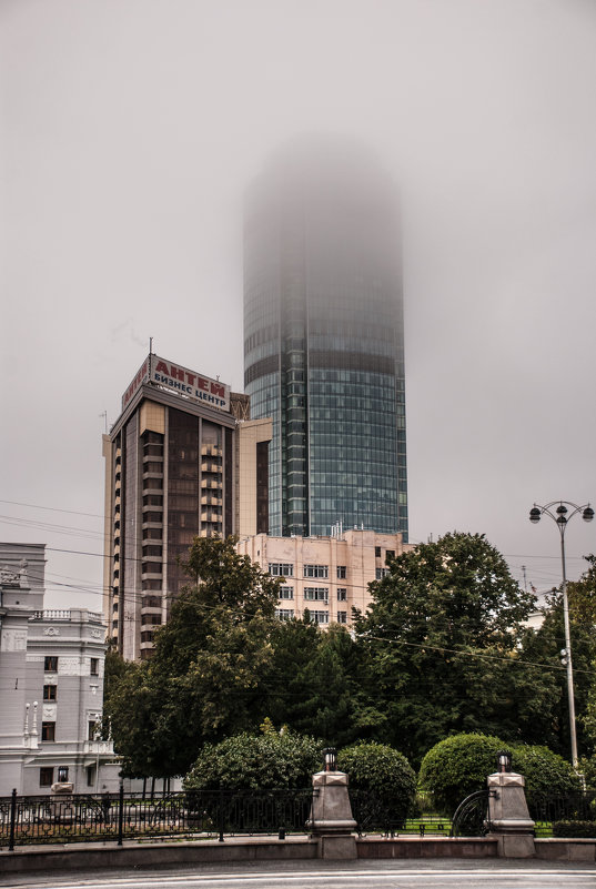 Рассекая облака, Бизнес-центр Высоцкий (188,3 м, 54 этажа) - Михаил Вандич