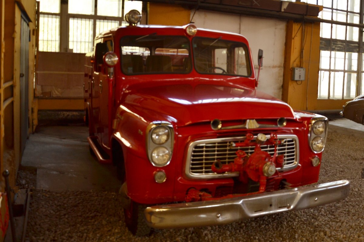 Пожарный автомобиль INTERNATIONAL HARVE 1959 года выпуска - Владимир Болдырев