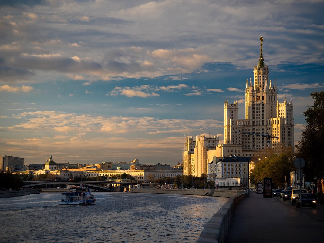 Закат на москве реке. - Sergey Petroff 