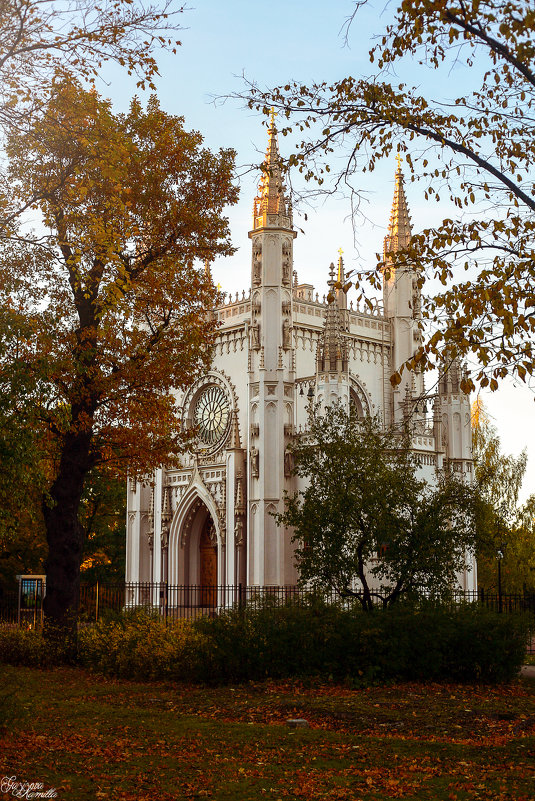 Gothic chapel . Peterhof - Kamilla Gazizova