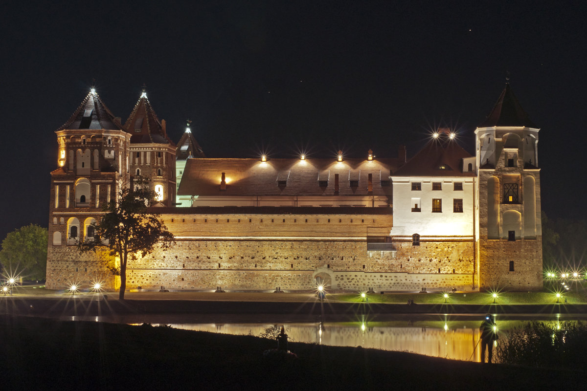 Nightly Castle - Roman Ilnytskyi