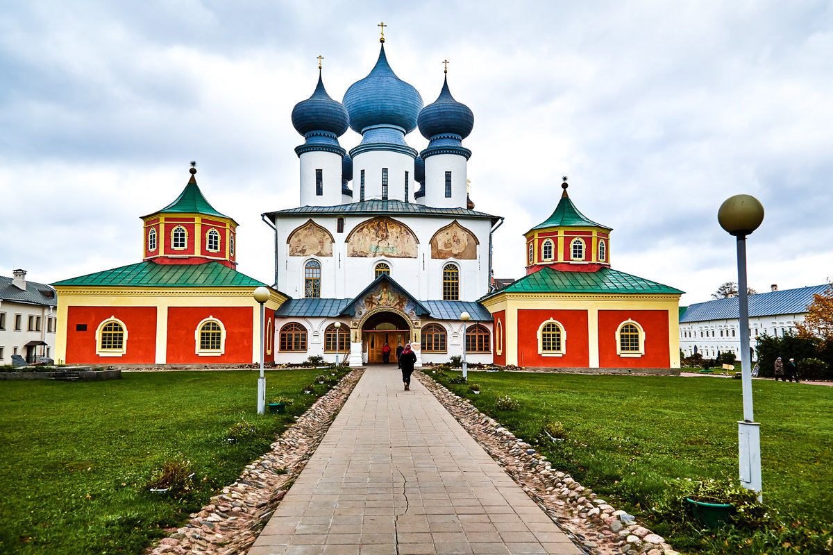 Тихвинский Богородичный Успенский монастырь панорама