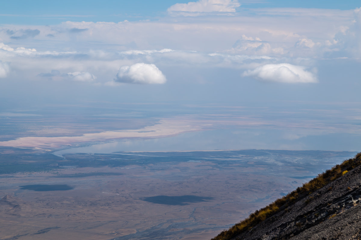 Вид на озеро Натрон (Танзания, октябрь 2015) - Сергей Андрейчук
