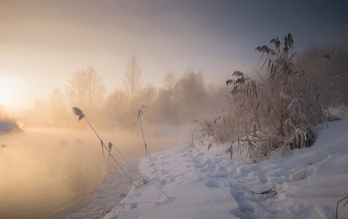 морозное утро на реке.. - Геннадий Ковалев ,