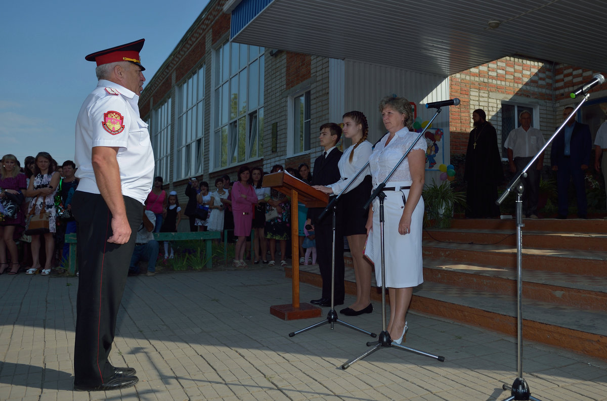 Школьная линейка в станице Новорождественской - Андрей Фиронов