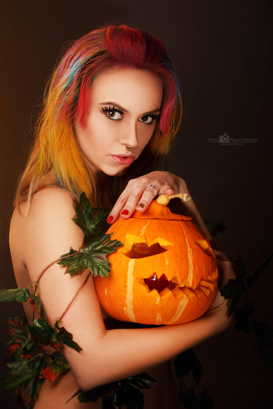 Polina with pumpkin - Александр Матвеев