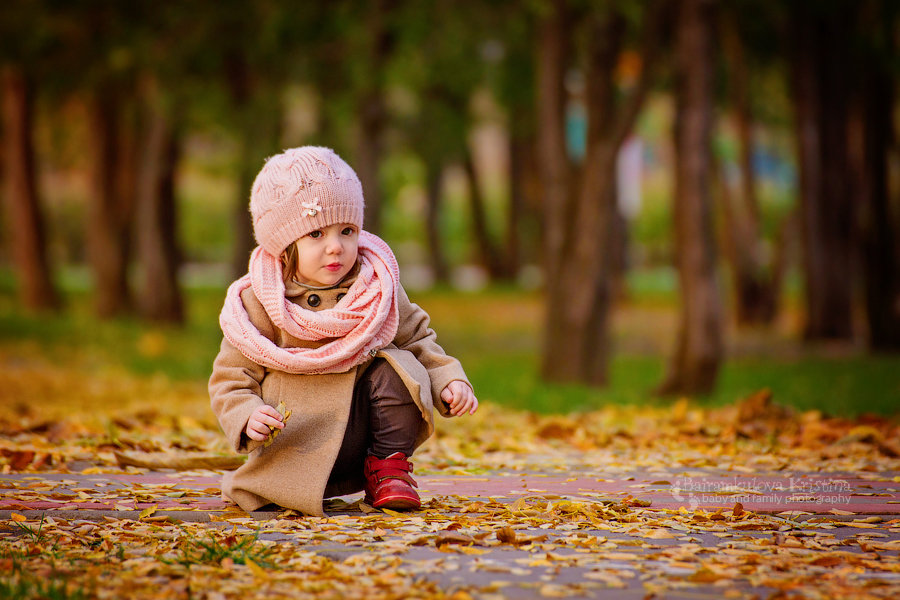 Осенняя прогулка маленькой Софии - Криcтина Байрамкулова