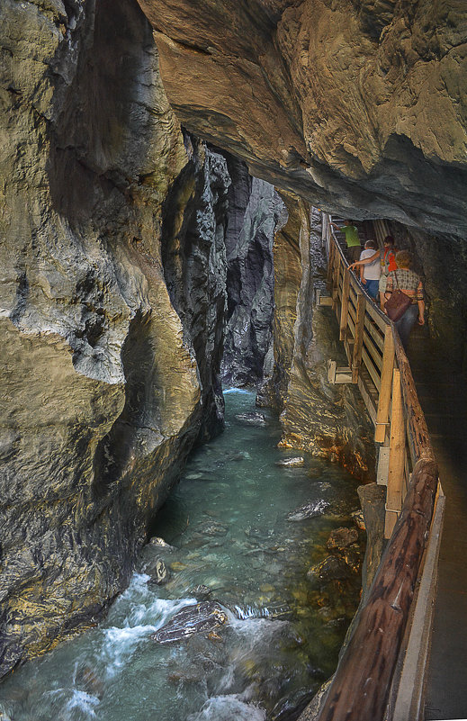 Ущелье в горах - геннадий 