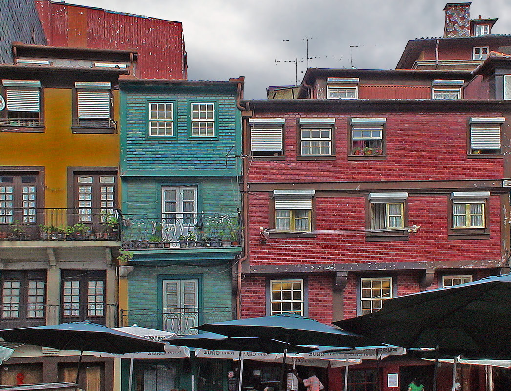 Улицы Порто. Неправильный Плоский пейзаж.The streets of Porto. Wrong flat landscape. - Юрий Воронов