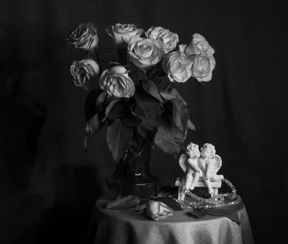 Цветы и статуэтка(вариант) - Aнна Зарубина