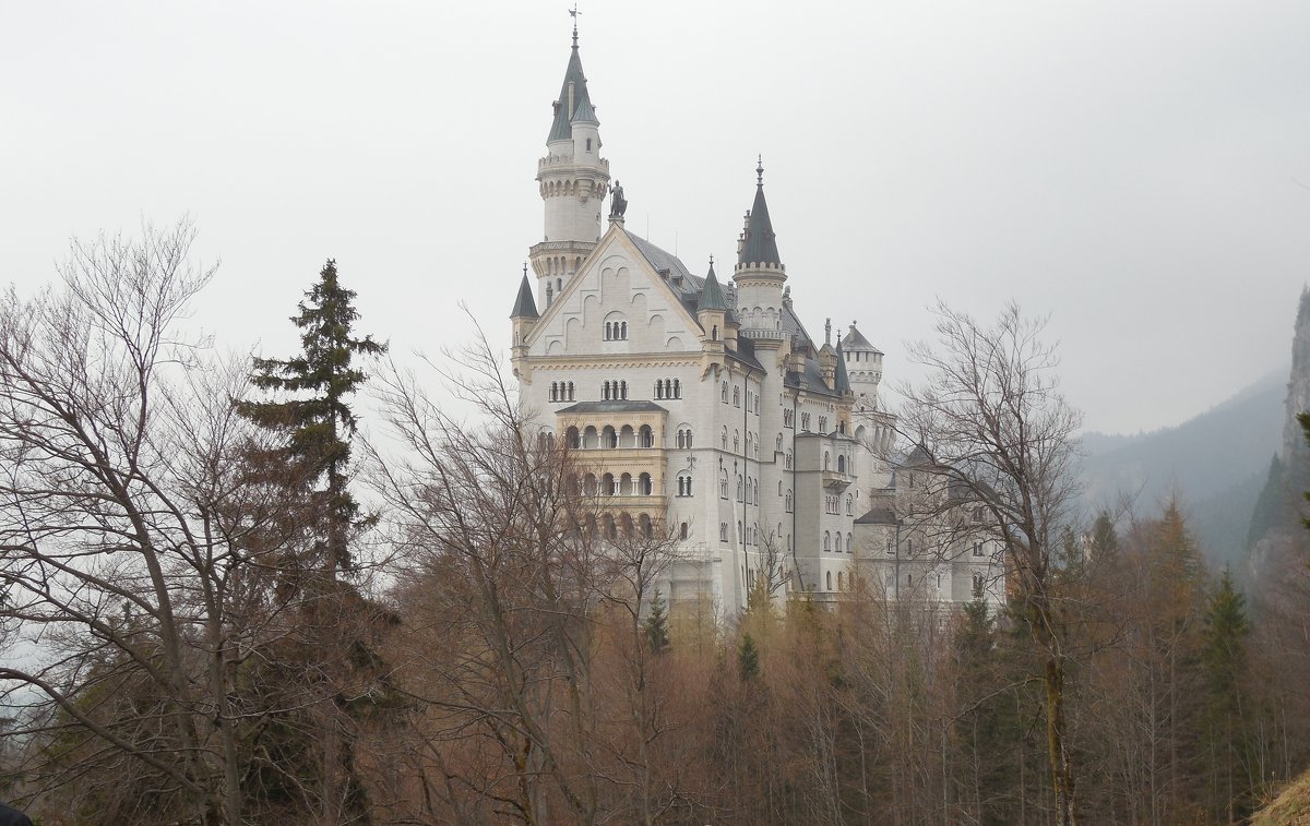 Замок в Альпах - Мила 