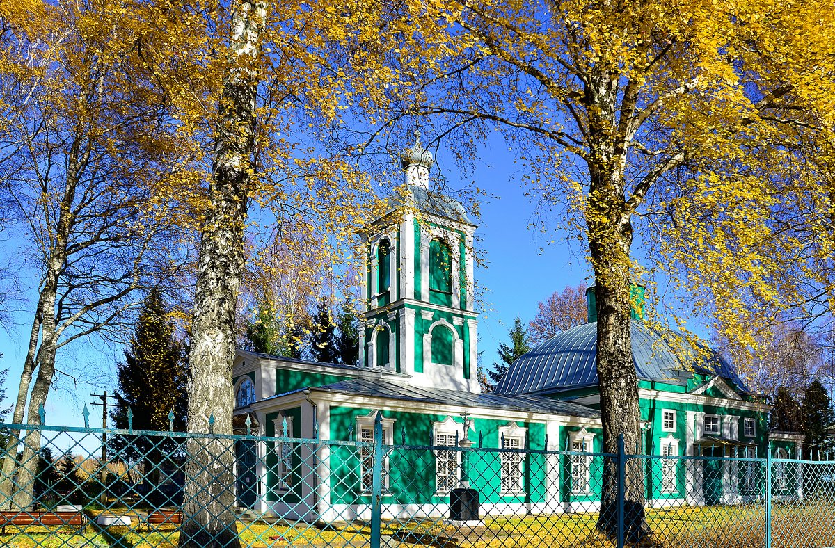 Сельская церковь - Miola 