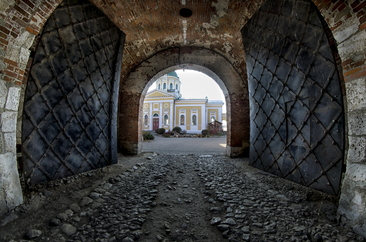 ворота древнего кремля - Андрей 