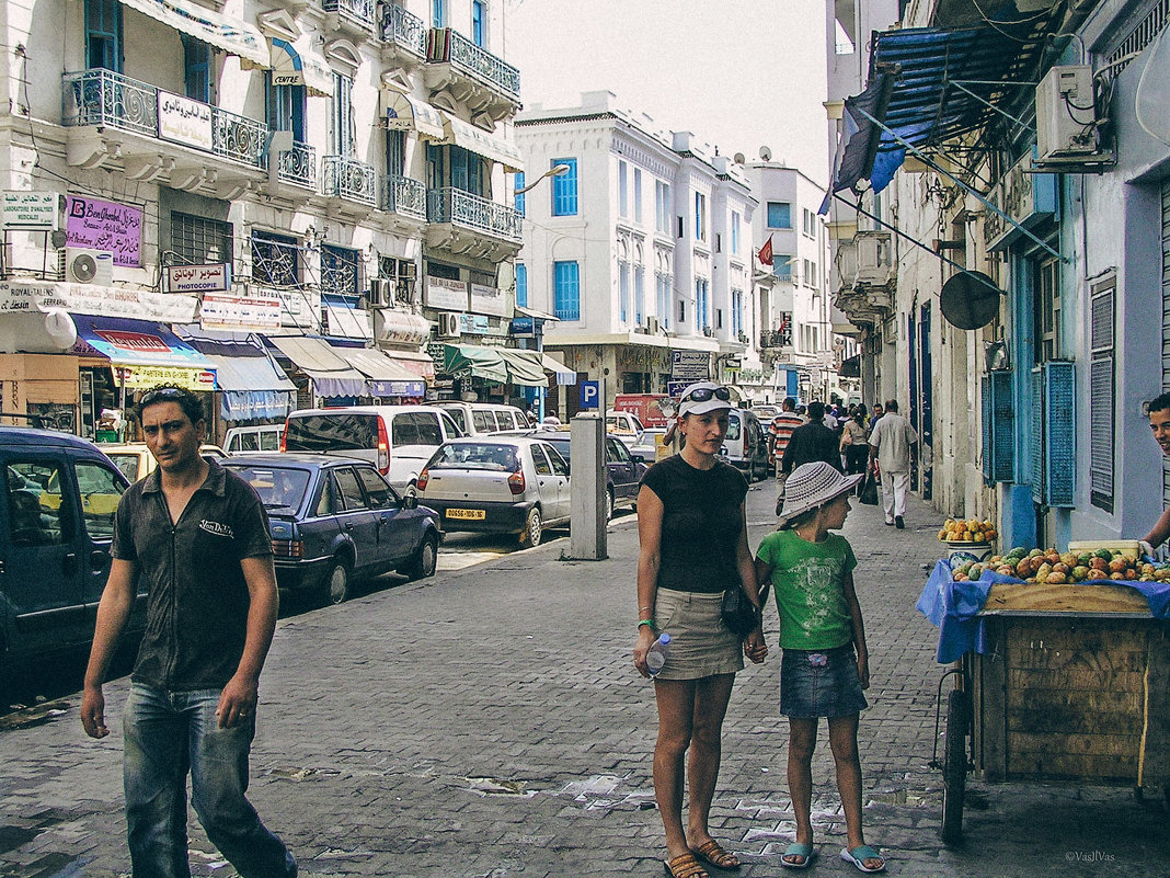 The streets of Tunis. - Илья В.