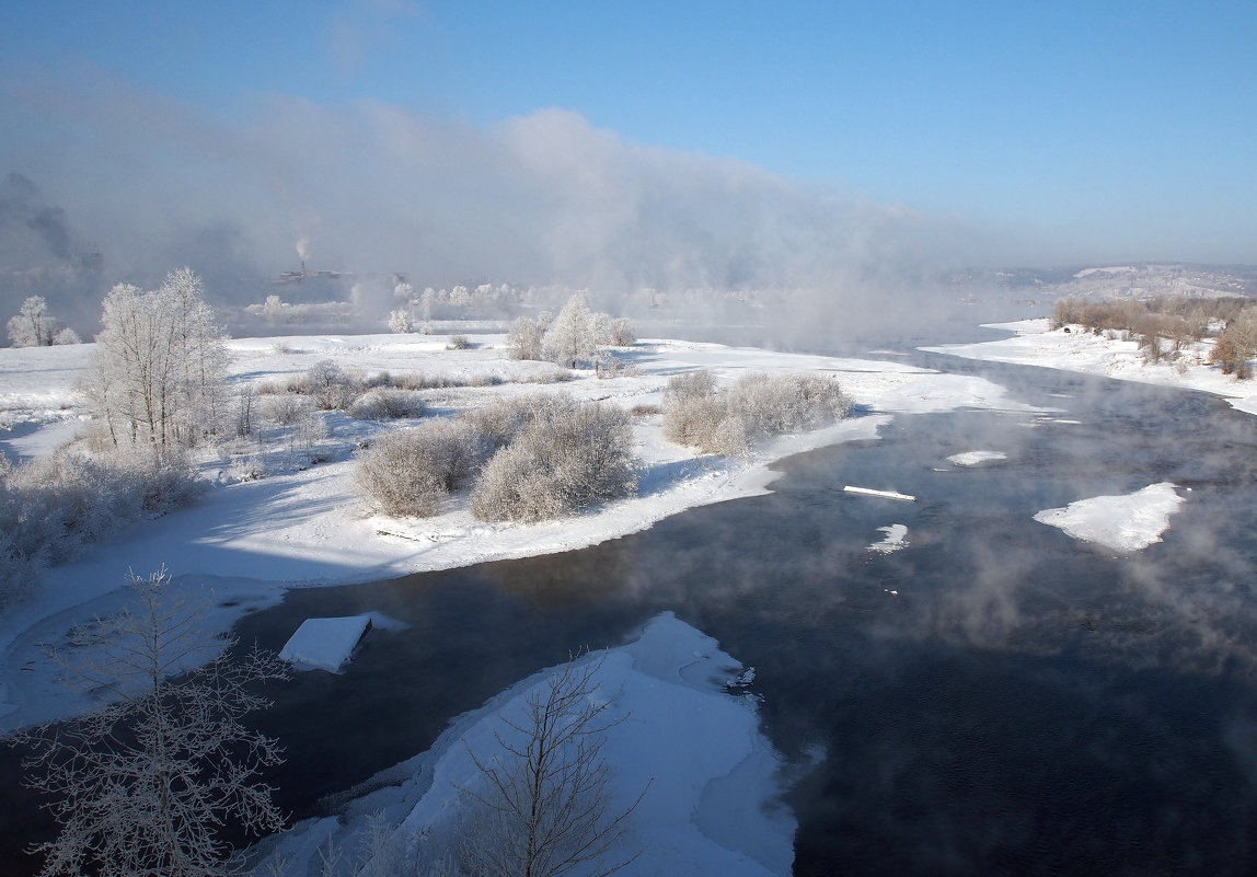 Мороз 30-и градусный,река вовсю парит... - Александр Попов