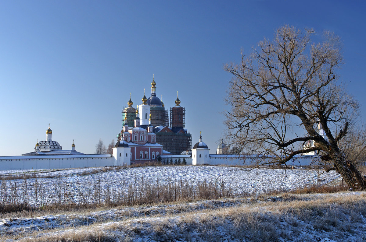 К Свенскому монастырю пришла зима - Евгений Дубовцев