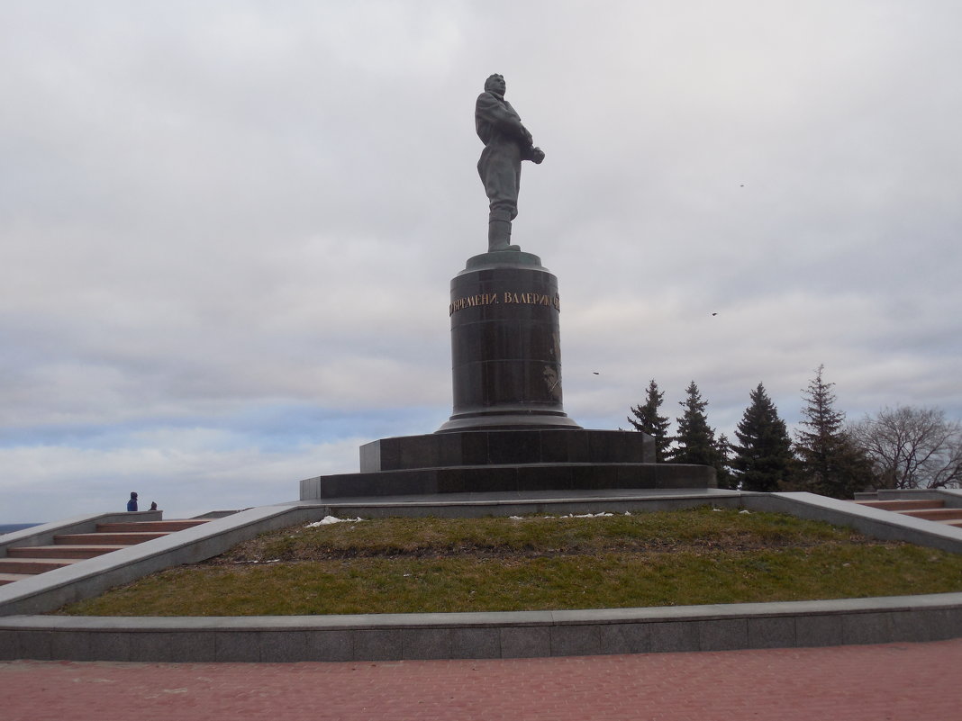 Памятник Чкалову - Мила 