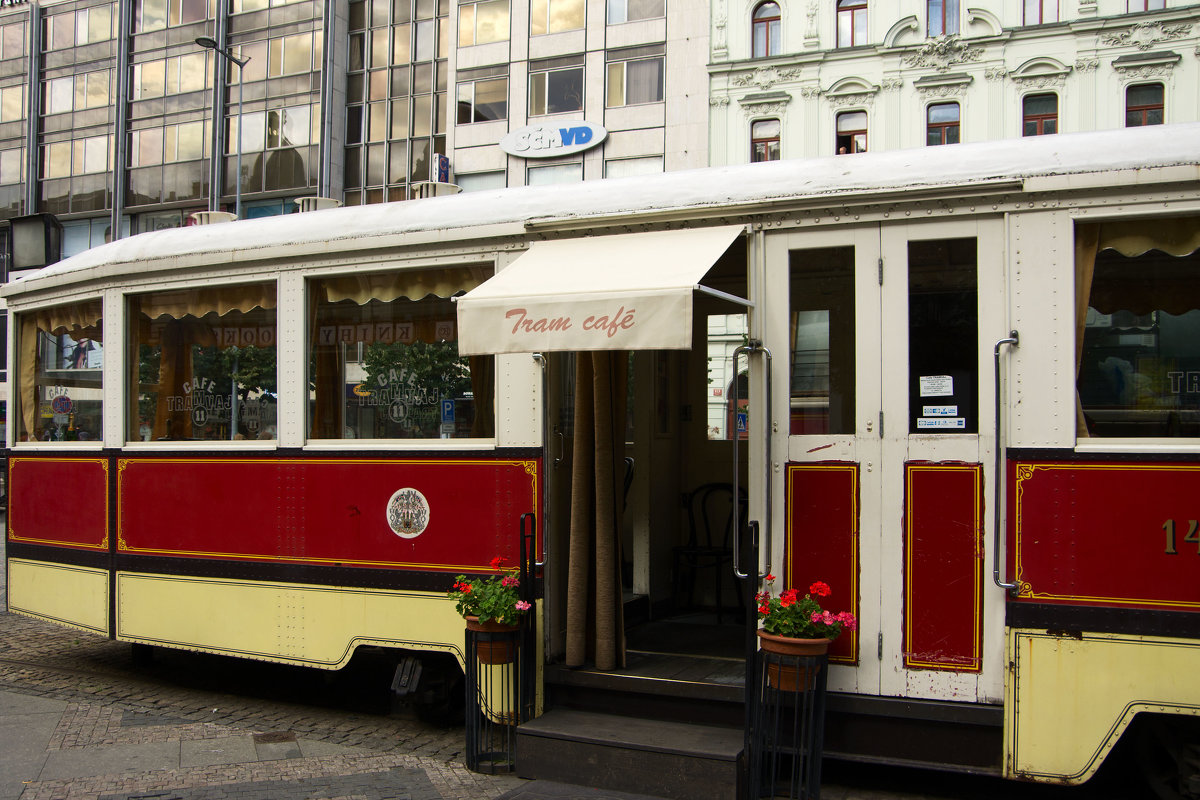 Кафе "Трамвай" (Прага) #2 - Олег Неугодников