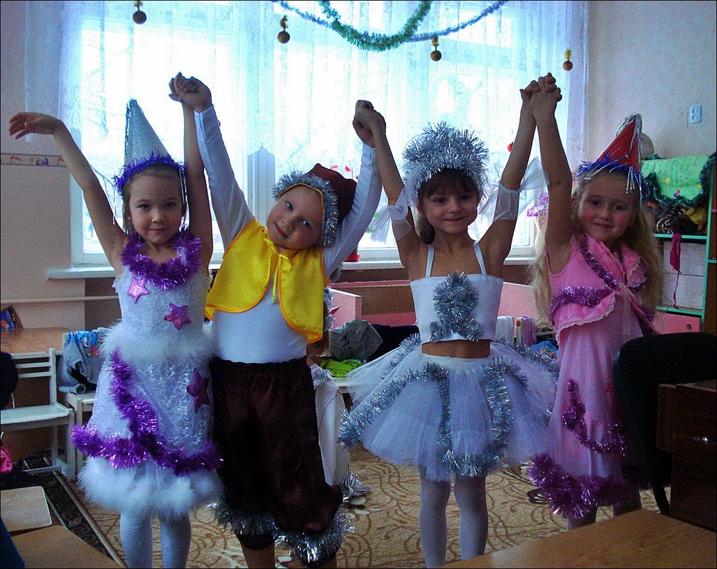 На празднике в детском саду. 2008 год - Нина Корешкова