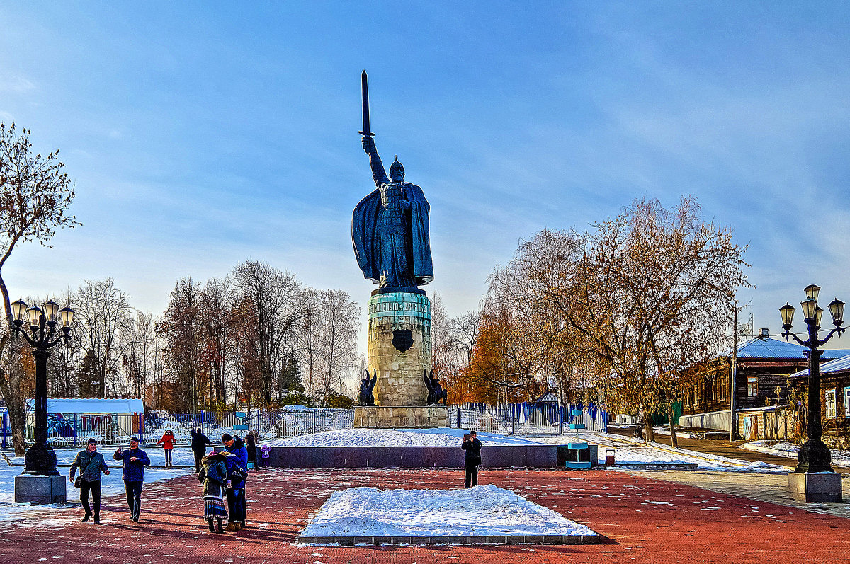 Памятник Илье Муромцу - символ русской воинской доблести. - Elena Izotova