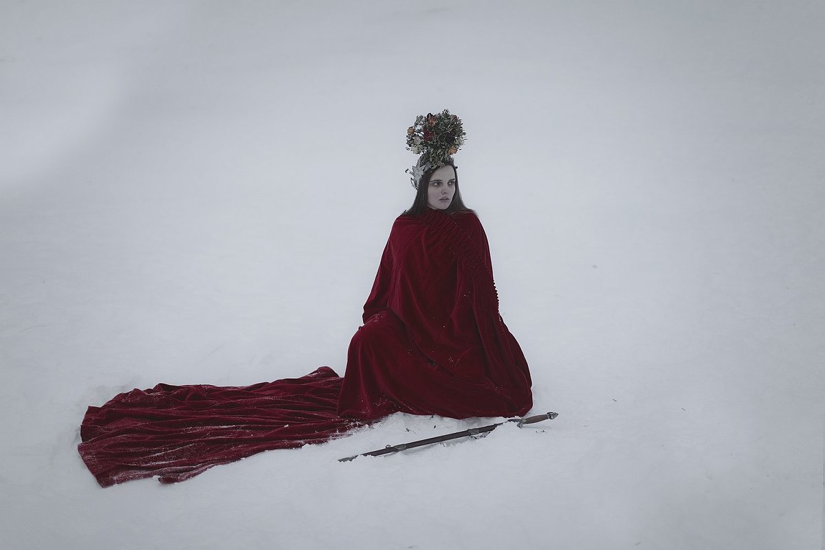 Red Queen - DewFrame [Kozlova+Yagodinsky]