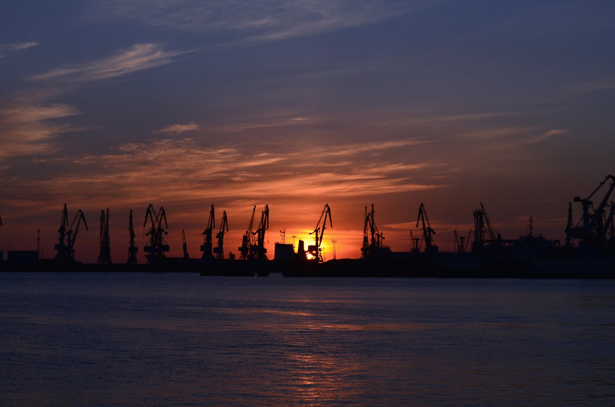 Закат в Бердянском порту - Tatiana Kretova