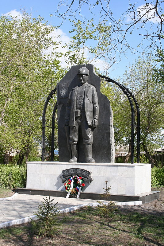 Памятник погибшим шахтерам - victor Lion