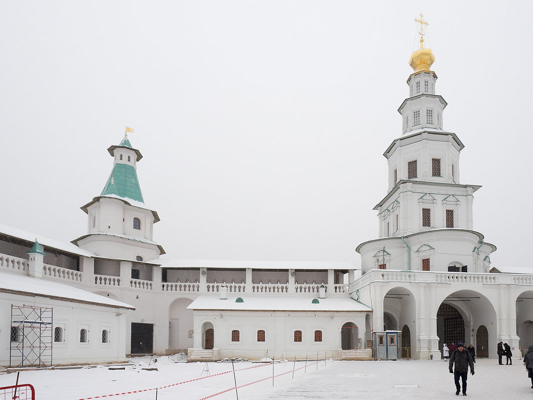 Стены и башни монастыря - Руслан Гончар