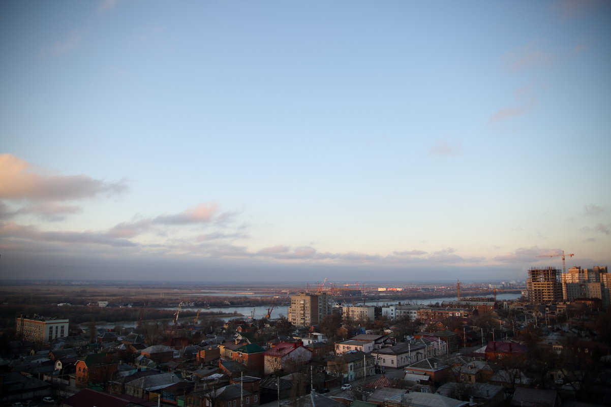 "Золотой час" над городом - Леонид 