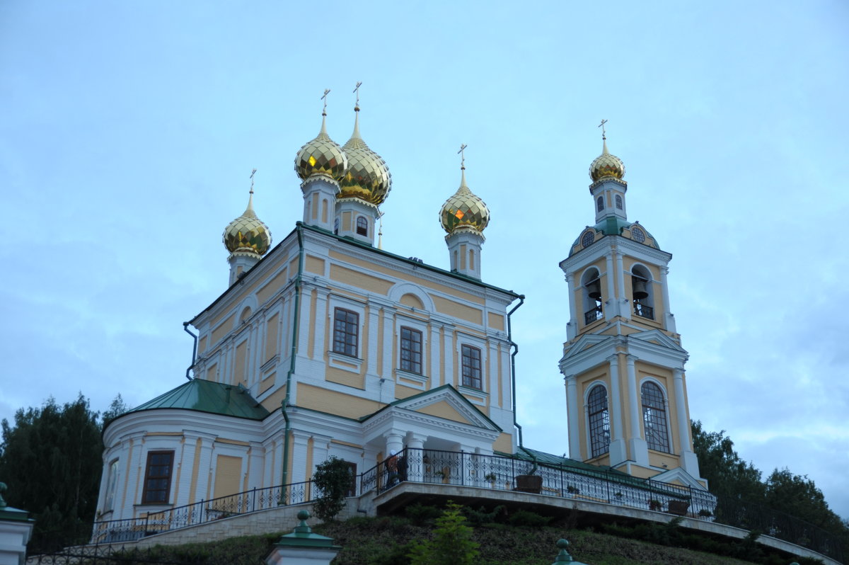 Церковь на горке в городе Плес - Сергей Тагиров