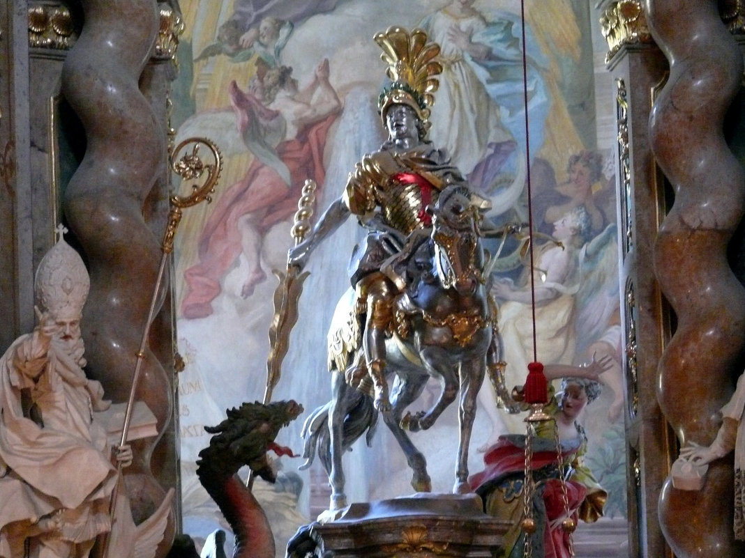 Главный алтарь церкви Святого Георгия - Асылбек Айманов