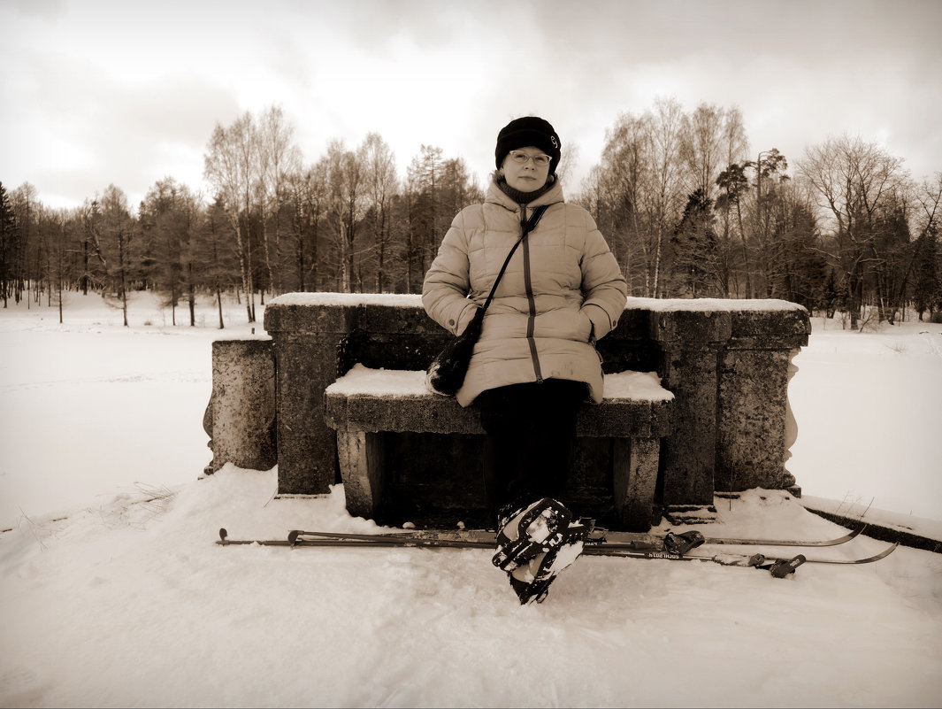 автопортрет с руиной моста и лыжами - sv.kaschuk 