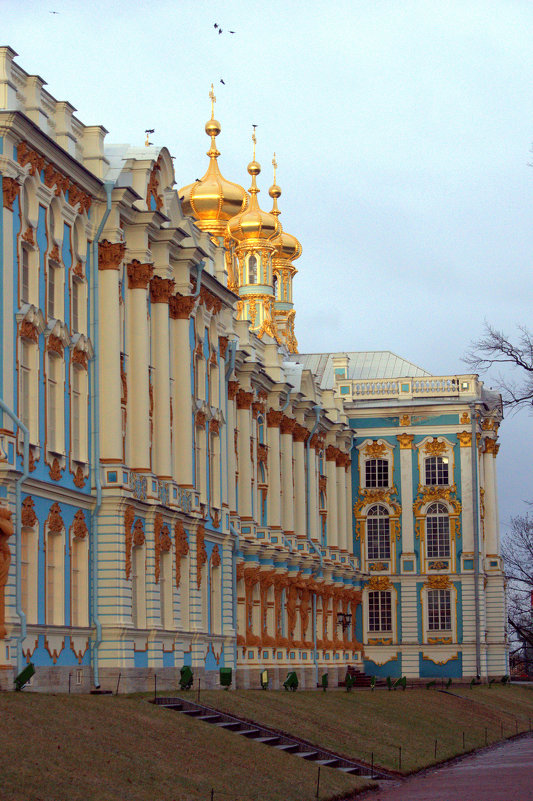 Над куполами дворцовой церкви - Сергей 