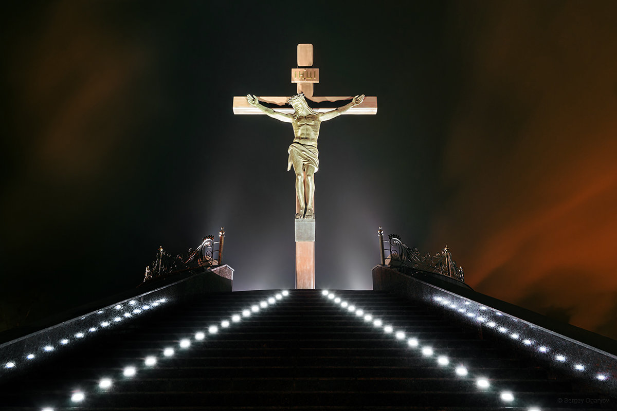 Statue of the crucifixion - Сергей Огарёв