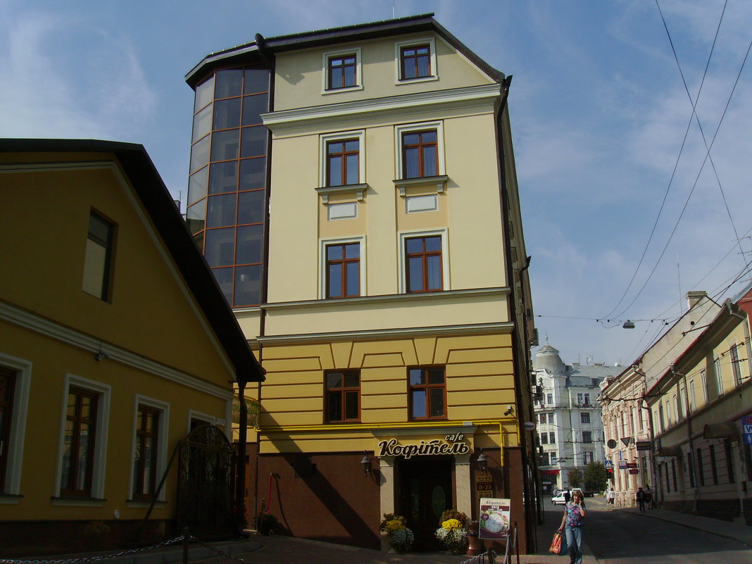 Офисное  здание  в  Черновцах - Андрей  Васильевич Коляскин
