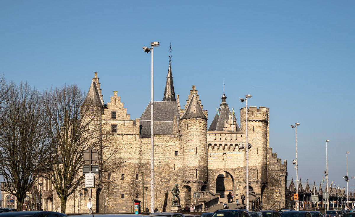 Каменный замок, Антверпен - Witalij Loewin