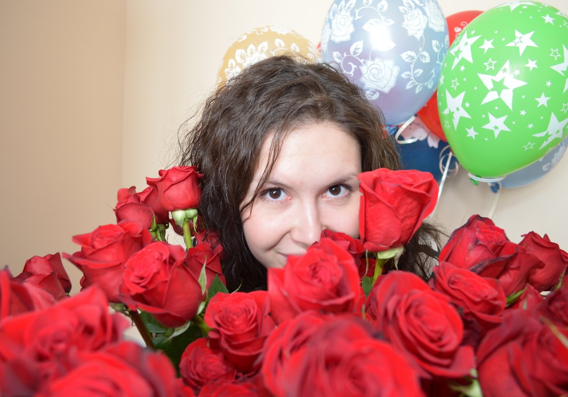 Портрет с розами и шарами - Сергей Тагиров