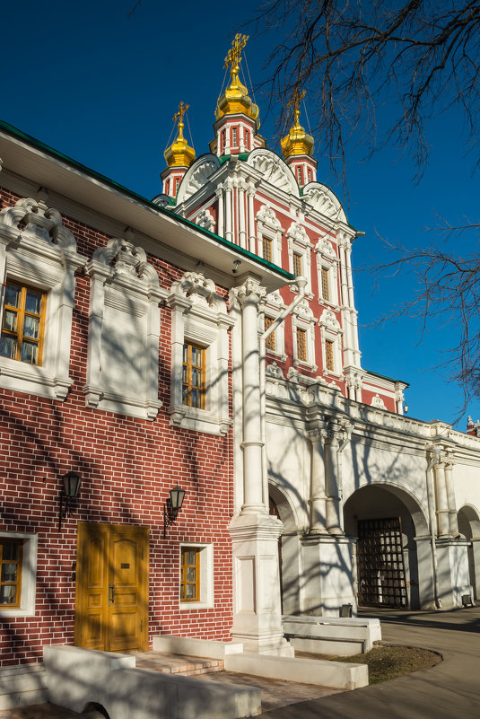 Вид на Преображенскую надвратную церковь(1687-1688гг.) - Kasatkin Vladislav