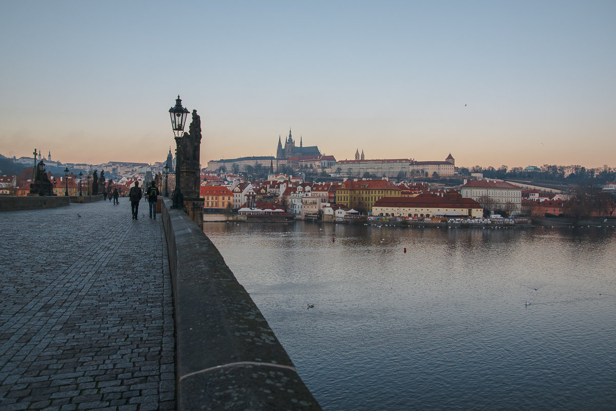 Рассвет в Праге - Алексей Морозов