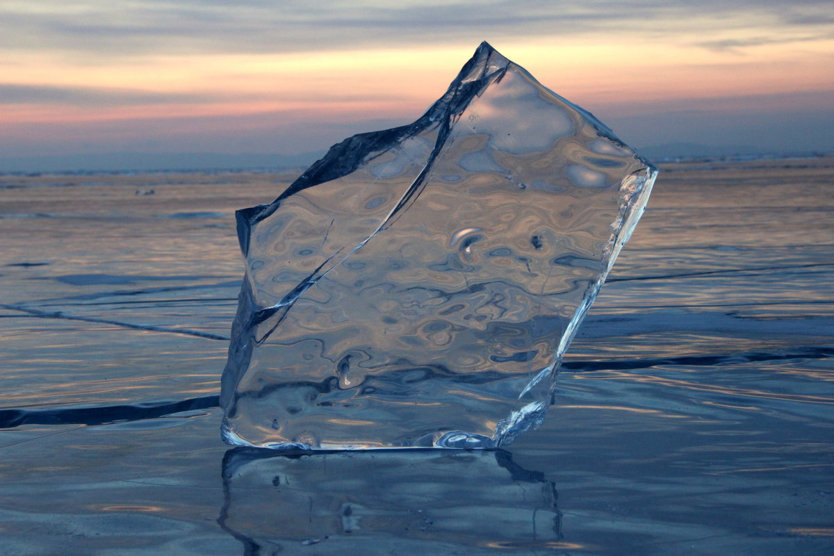 Прозрачная Ледяная глыба