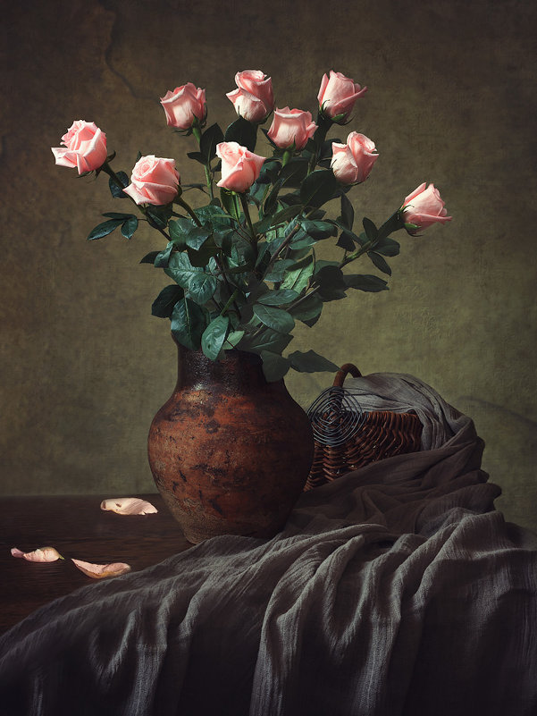 Натюрморт с розовыми розами - Ирина Приходько