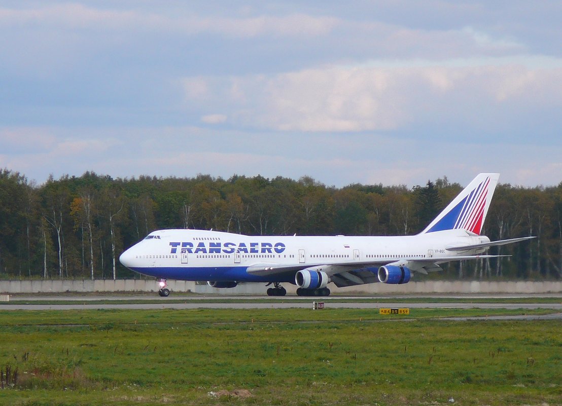 Джамбо Б-747 ,в 2008 ещё редкий вид .. - Alexey YakovLev