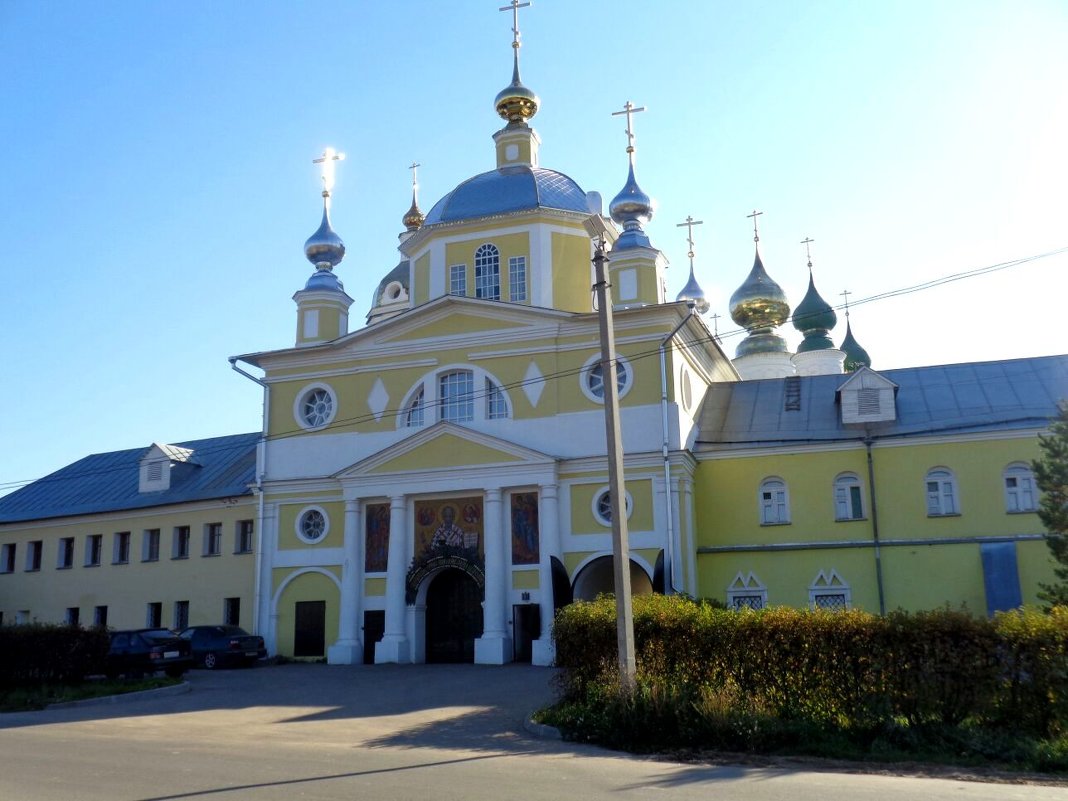 храм в селе Введенье - людмила дзюба 