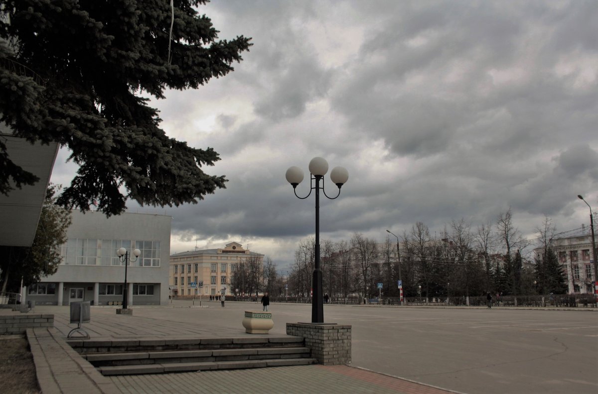 Тучи над городом - Николай Масляев