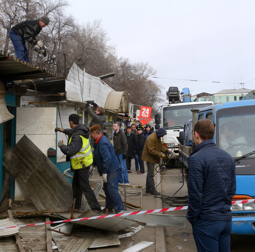 *** - Алексей Неустроев