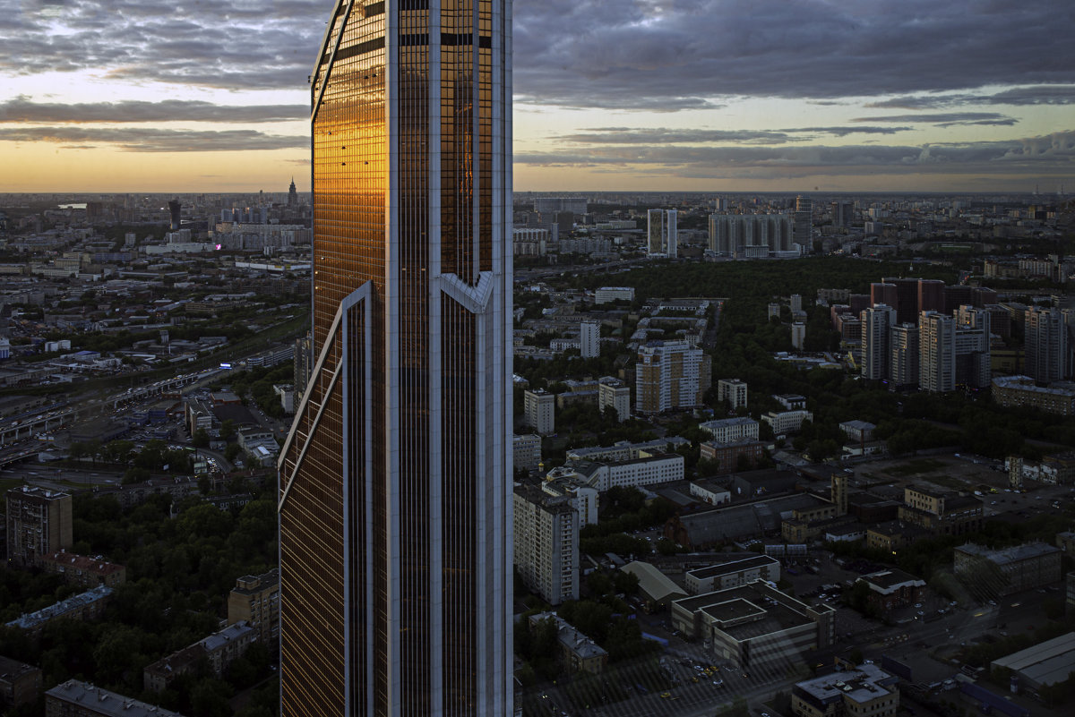 Закат на 58 этаже - Аркадий Беляков