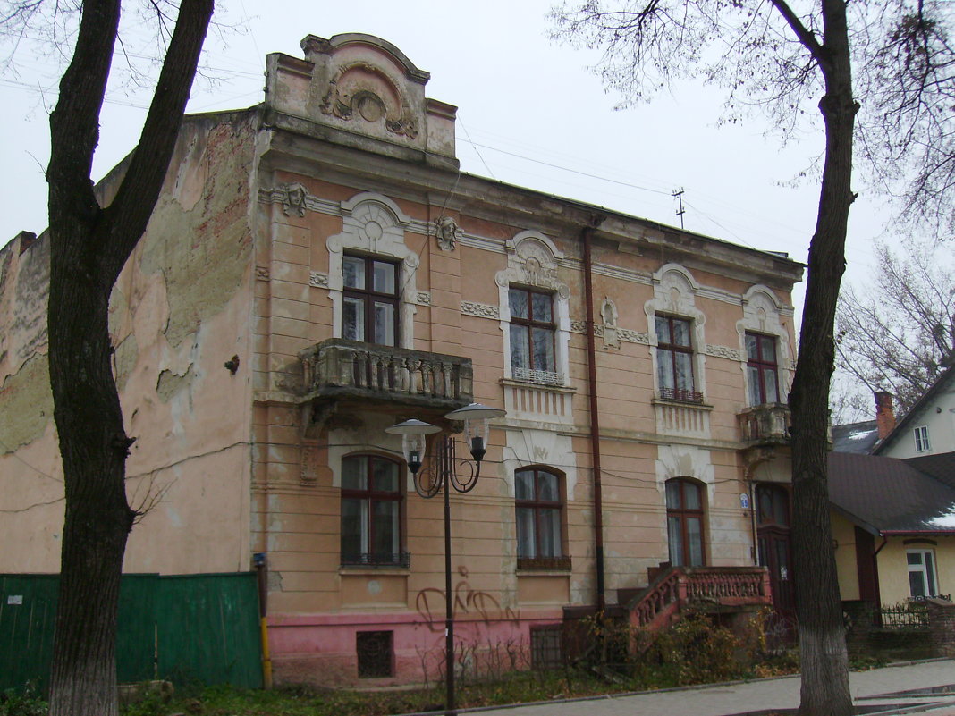 Жилой  дом  в  Ивано - Франковске - Андрей  Васильевич Коляскин