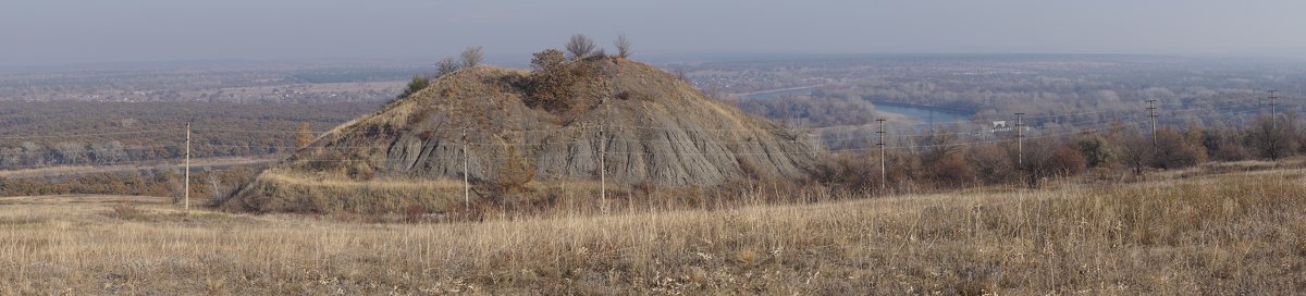 Вид на террикон бывшей  первой шахты в Донецке и на долину реки Донец - Svetlana Shalatonova
